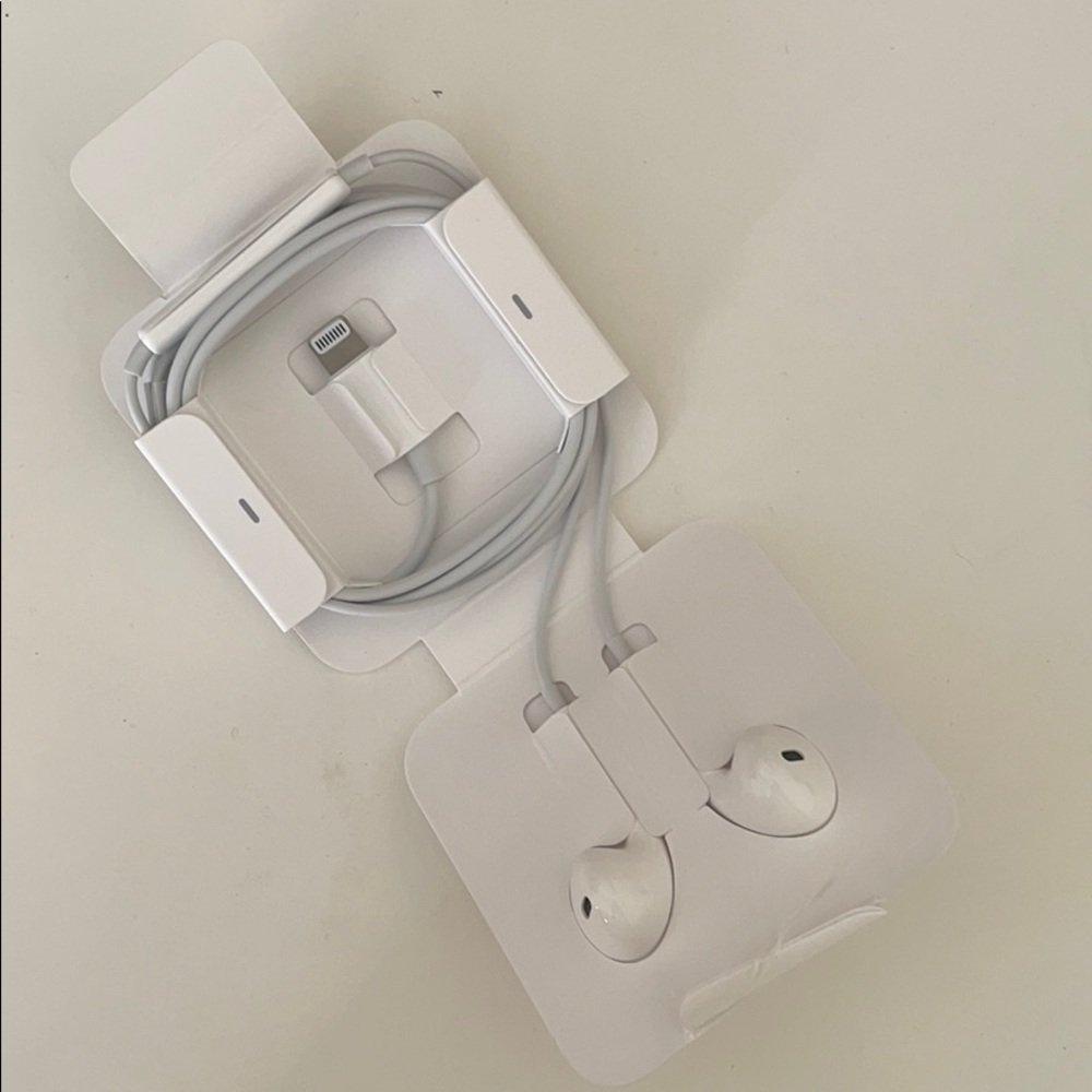 Apple EarPods With Lightning Connector